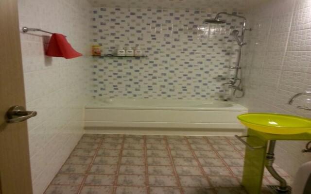 Goodstay Shilla Hotel
