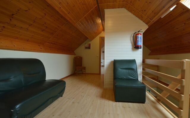 Modern Holiday Home in Robertville with Garden