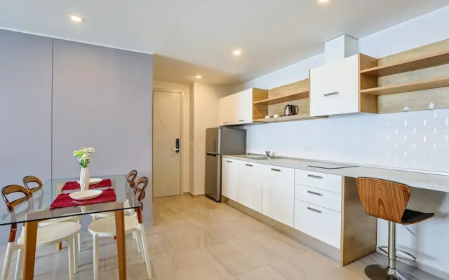 Pool View 1 Bed Apt T2-520