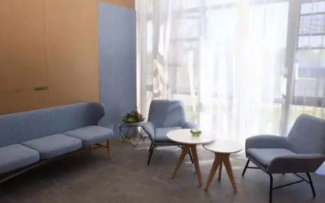 Homeinn · neo (Ningbo Airport Yinzhou Avenue)