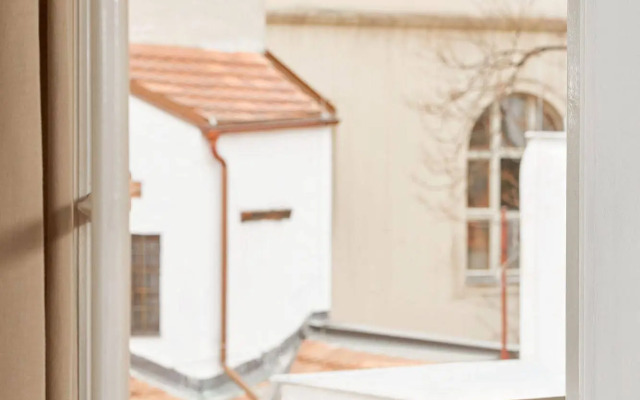 Charles Bridge Residence