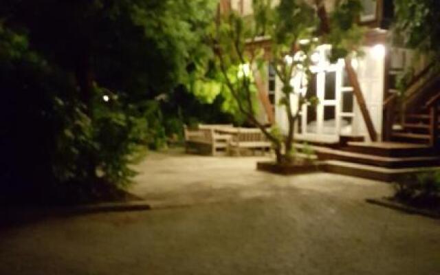 Ruean Mai Chai Khlong