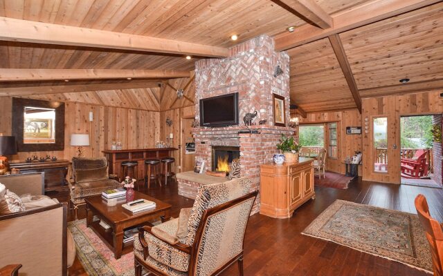 Alpenhorn Bed And Breakfast Inn