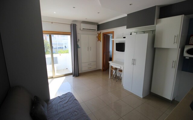 Studio in Albufeira, With Furnished Balcony and Wifi