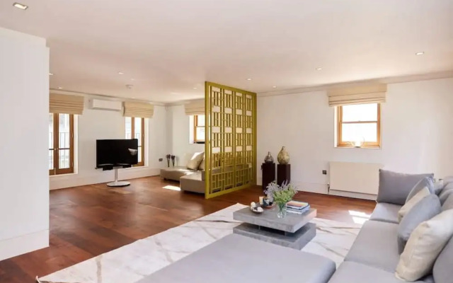 The Radnor Mews Residence Stylish 3bdr Mews House