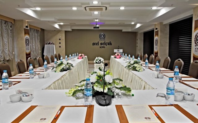 Selcuk Hotel Sems-i Tebrizi