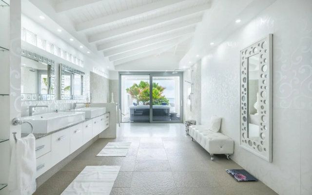 La Perla Estate - 7 BR Luxury Beachfront Villa With Utmost Privacy — фото 3