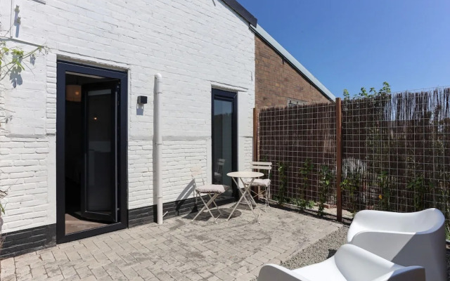 Modern Suite Near Beach