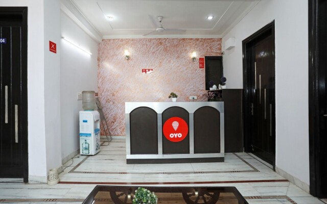 Oyo 11606 Hotel Diplomat Residency