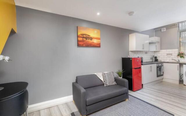 Luxury Living - Lovely 1 Bedroom Apartment