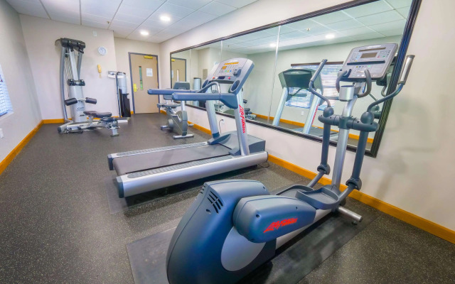Country Inn & Suites by Radisson, Burlington (Elon), NC