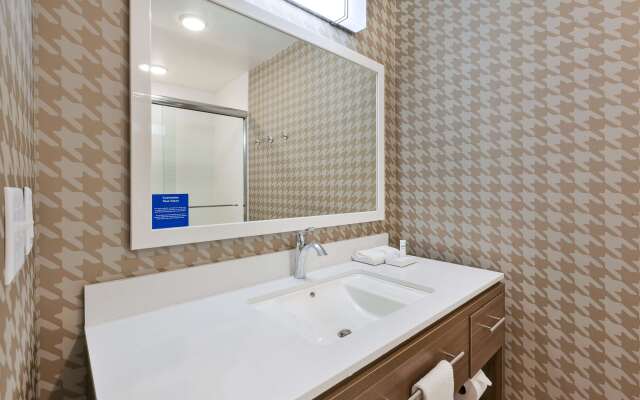 Home2 Suites by Hilton Saginaw, MI