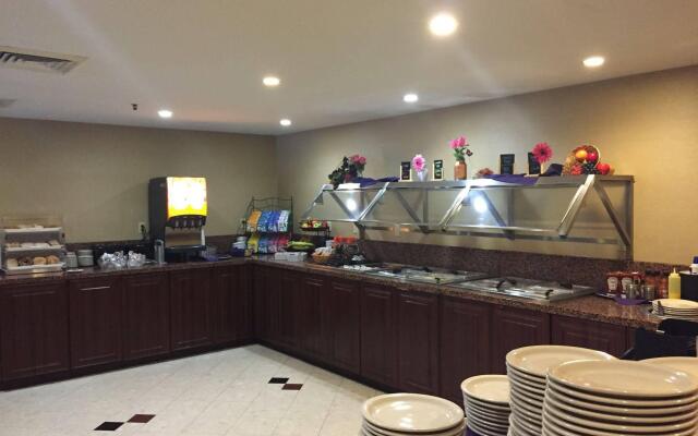 Radisson Hotel Detroit-Farmington Hills