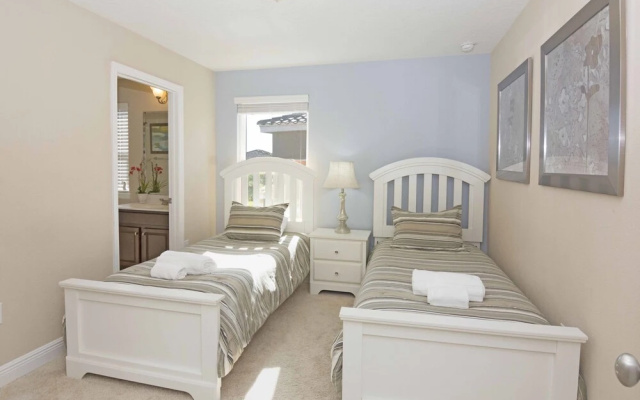 4405 Acorn Ct