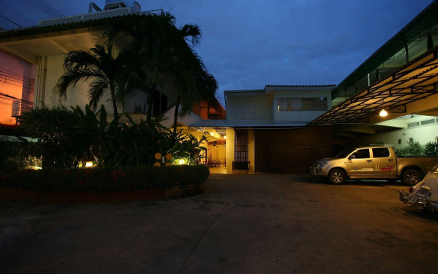 Rajata Hotel