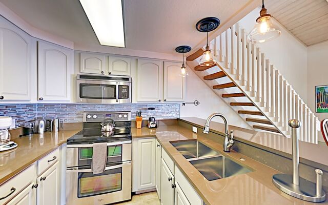 55 Upper Woodbridge - 3 Br Condo