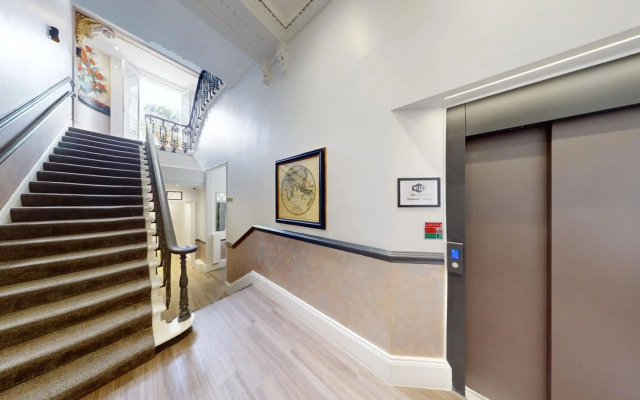 Hyde Park Economy Apartments
