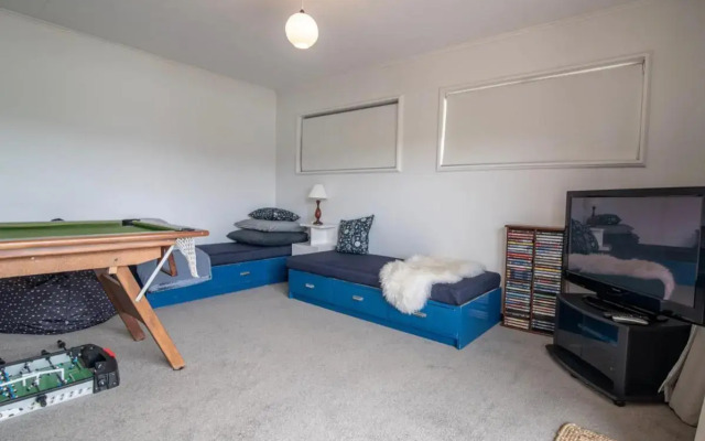 Kingfisher's Perch - Takamatua Holiday Home