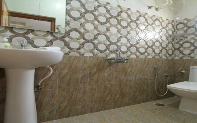 OYO 15564 Felicity Inn