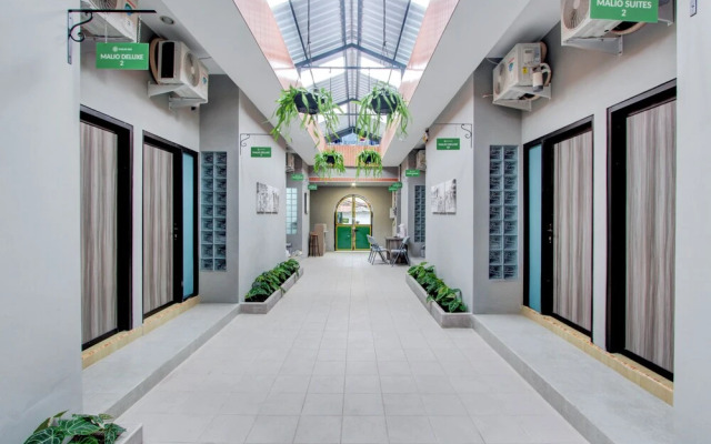 OYO 94620 Malio Inn