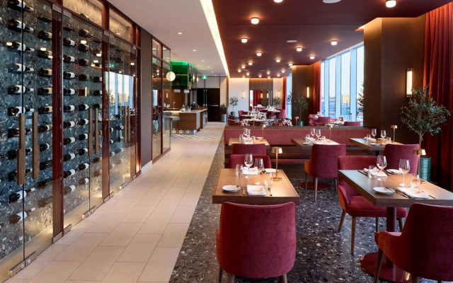 Courtyard Montreal Laval