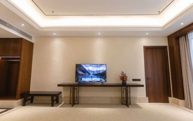 Fengxin Ronghui Landscape Hotel