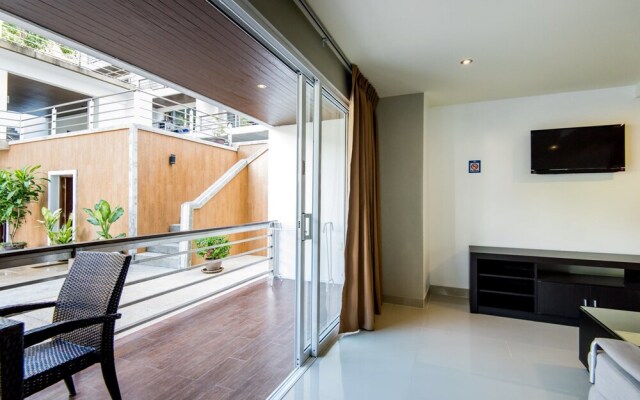 Bay Shore Patong by Chattha