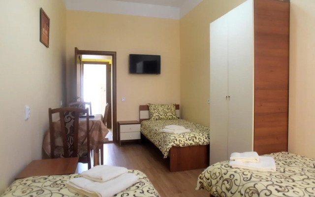 Apartment on Voloshyna