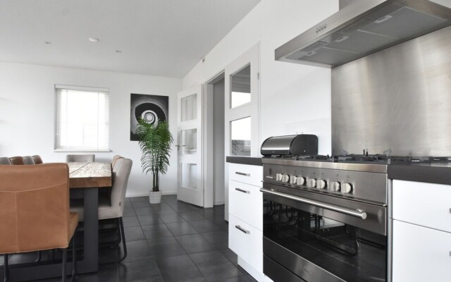 Modern Villa with Jacuzzi and Sauna in Harderwijk Flevoland