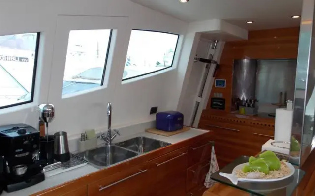 George V Yacht