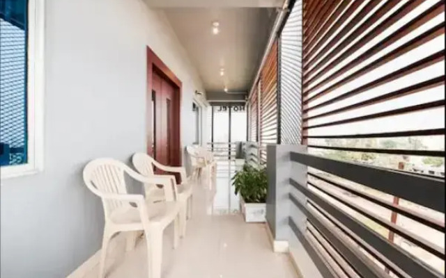 107 Not Out by OYO Rooms