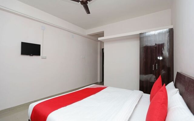 OYO 13527 Usha Residdency