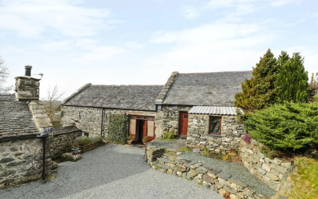 Ty Gwennol at Gilfach Goch