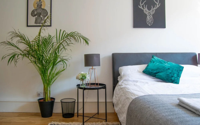 Charismatic 2 Bedroom Duplex in Shoreditch