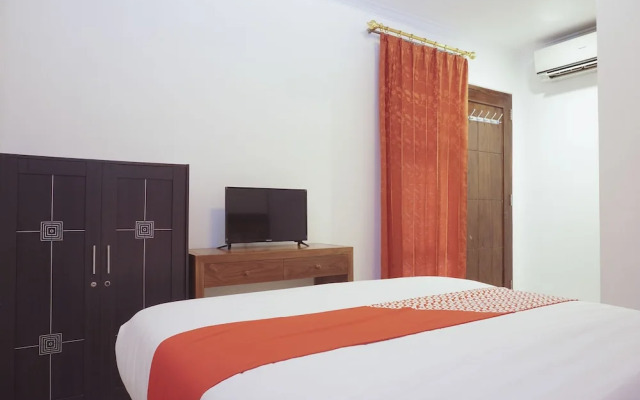 OYO 577 Ndalem Pundhi Guest House