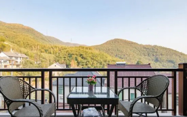 Qunshan Shanju Hotel