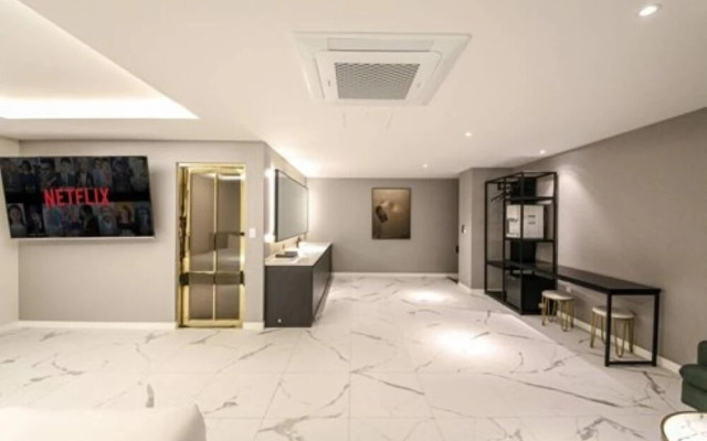 Hotel ABOUT