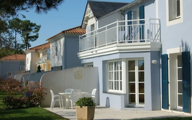 Charming holiday home with dishwasher located at golf course