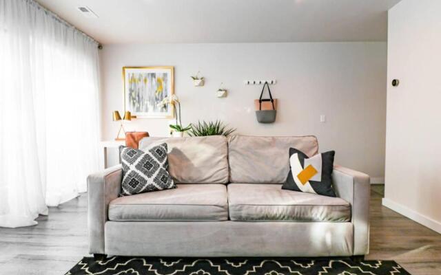 Condo 24! Prized Location. Modern! Bright! Enjoy!