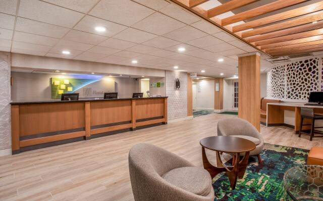 Holiday Inn & Suites Parsippany Fairfield by IHG