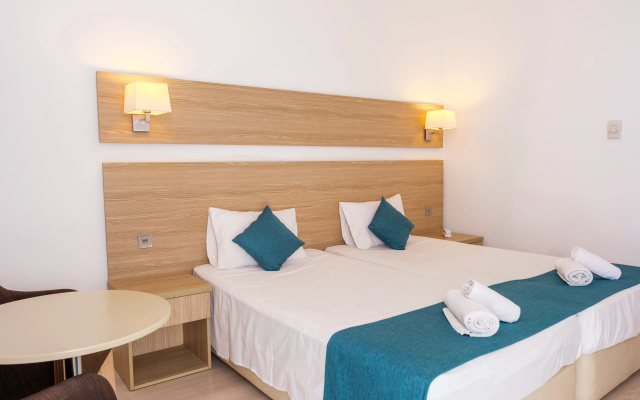 Kapetanios Bay Hotel Protaras