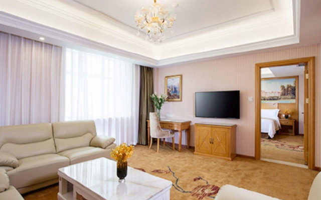 Vienna Hotel Huizhou Danshui Baiyun Road