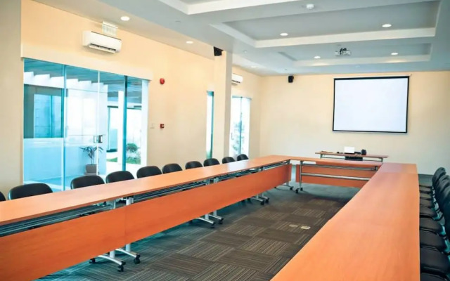 San Tomas Suites