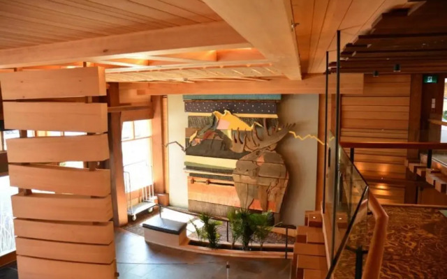 Moose Hotel And Suites