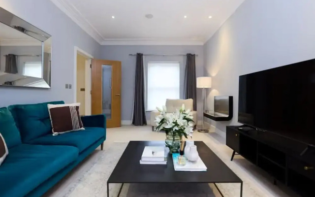 The Ascot Escape - Stylish 4bdr With Courtyard