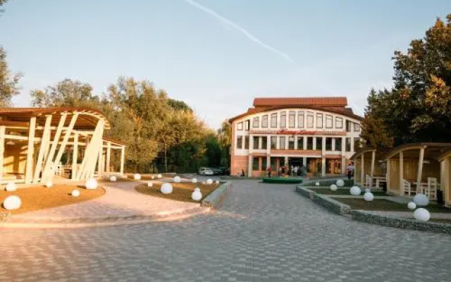 Hotel Merry Land
