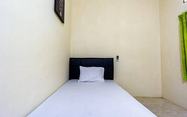 OYO Life 2420 Kost Luqman 1