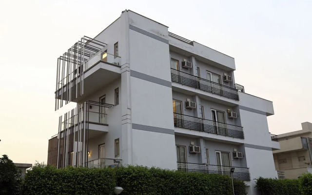 FabHotel Huda Sushant Lok