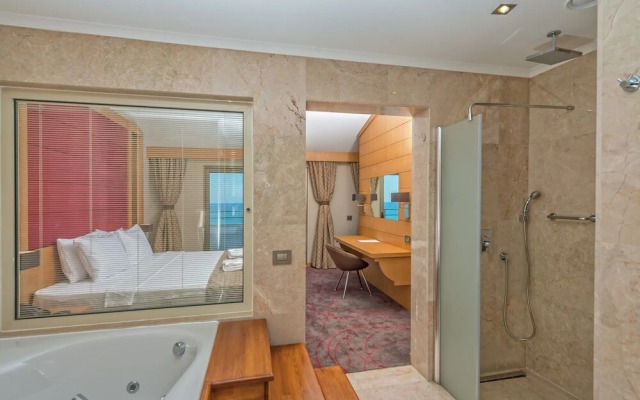 Kalibya World Resort & Spa Hotel