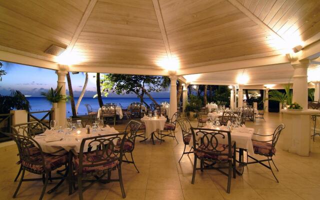 Settlers Beach Villa Hotel